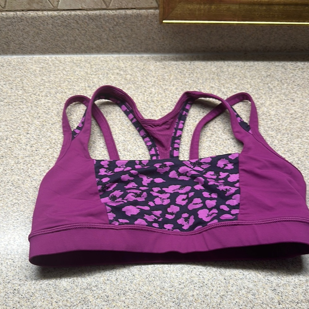 EUC Lululemon Splendour Bra Sz 8 Mini Cherry Cheetah Ultra Violet/Regal Plum